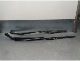 Recambio de brazo limpia delantero derecho para chevrolet cruze 1.8 cat referencia OEM IAM 