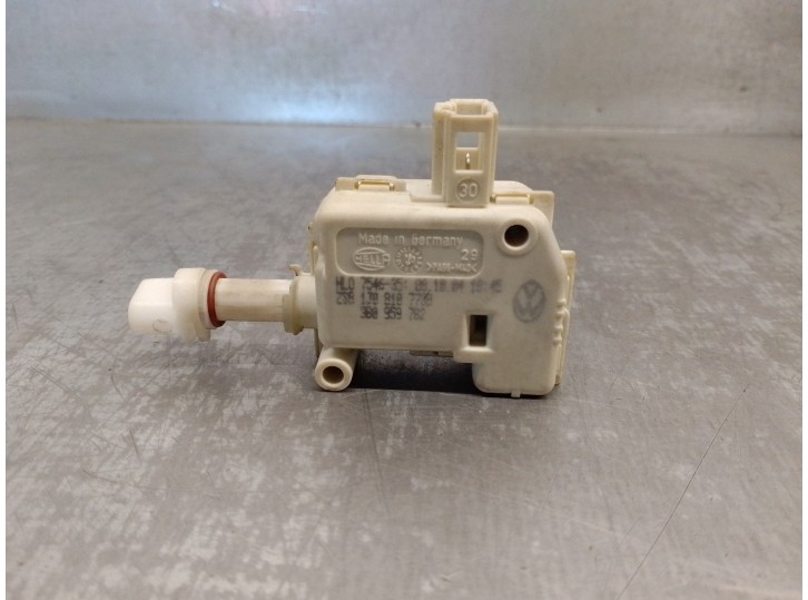 Recambio de motor tapa deposito combustible para volkswagen touareg (7la) 2.5 tdi referencia OEM IAM 1J0810773B  