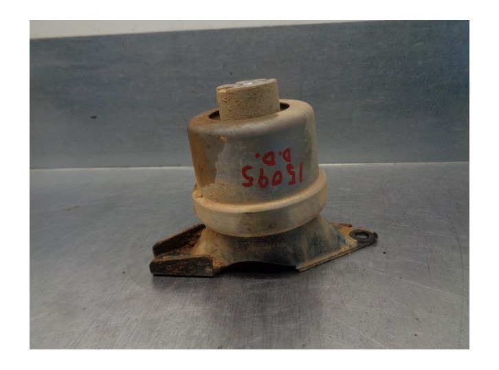 Replacement right engine mount for Volkswagen T5 Transporter/Van 1.9 TDI CAT (BRS) OEM IAM reference 7H0199256F 