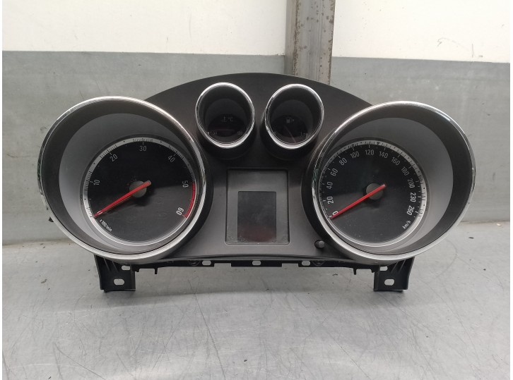 Recambio de cuadro instrumentos para opel insignia berlina 2.0 cdti cat referencia OEM IAM 13327309 A2C53370196 VDO