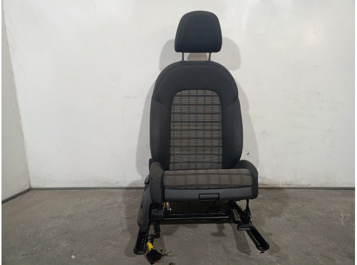 Replacement front right seat for Audi Q3 (8UG) 2.0 16V TDI OEM IAM reference 8U0881361 BLACK AND GREY FABRIC 5 DOORS