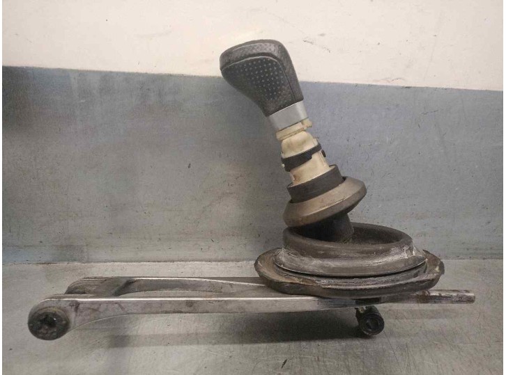 Recambio de mandos palanca de cambio para bmw serie 1 berlina (e81/e87) 2.0 16v diesel cat referencia OEM IAM 2260307 