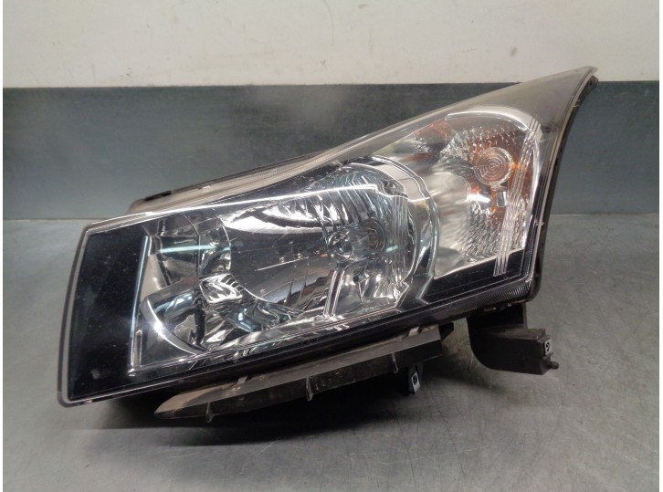 Recambio de faro izquierdo para chevrolet cruze 1.8 cat referencia OEM IAM 95913326 