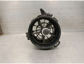 Recambio de aireador para toyota yaris (_p13_) 1.5 hybrid (nhp130_) referencia OEM IAM 5556862280  