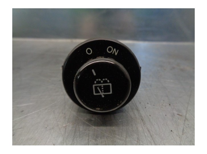 Recambio de mando limpia para ssangyong musso 2.9 turbodiesel cat referencia OEM IAM 