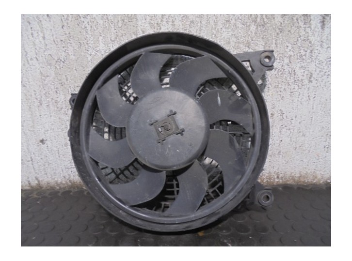 Recambio de electroventilador para ssangyong musso 2.9 turbodiesel cat referencia OEM IAM 6842005160X 4569631 HCC