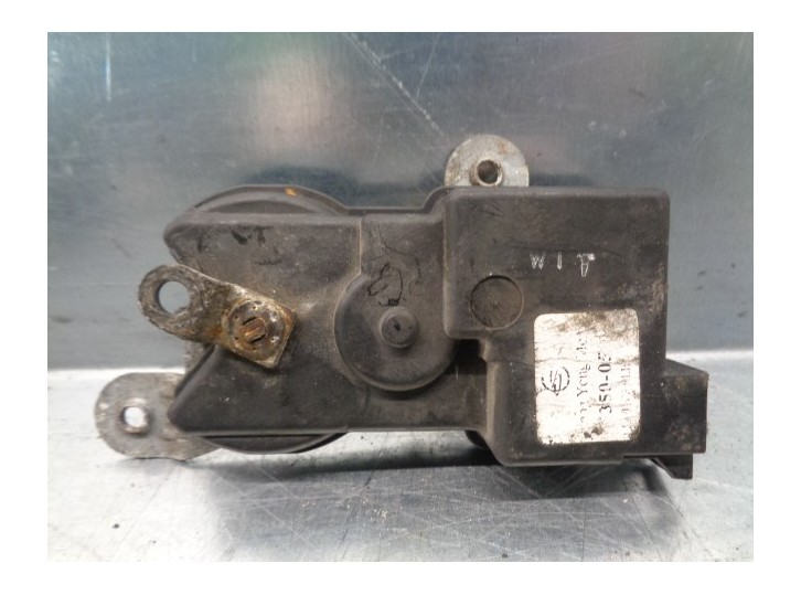 Recambio de motor cierre centralizado delantero izquierdo para ssangyong musso 2.9 turbodiesel cat referencia OEM IAM 8835005020