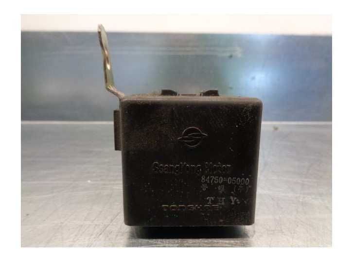Recambio de rele para ssangyong musso 2.9 turbodiesel cat referencia OEM IAM 8475005000  