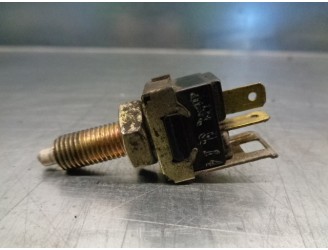 Recambio de interruptor para ssangyong musso 2.9 turbodiesel cat referencia OEM IAM 