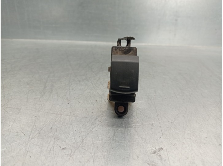 Recambio de mando elevalunas trasero izquierdo para subaru legacy kombi/outback b14 2.0 diesel cat referencia OEM IAM 83071FG100