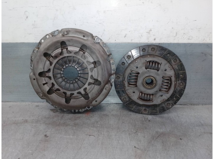 Recambio de kit embrague para ford fiesta (cb1) 1.4 tdci cat referencia OEM IAM 8V217550BC  LUK