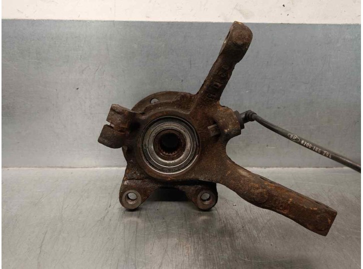 Recambio de mangueta delantera izquierda para renault twingo (co6) 1.2 referencia OEM IAM 7700825220  