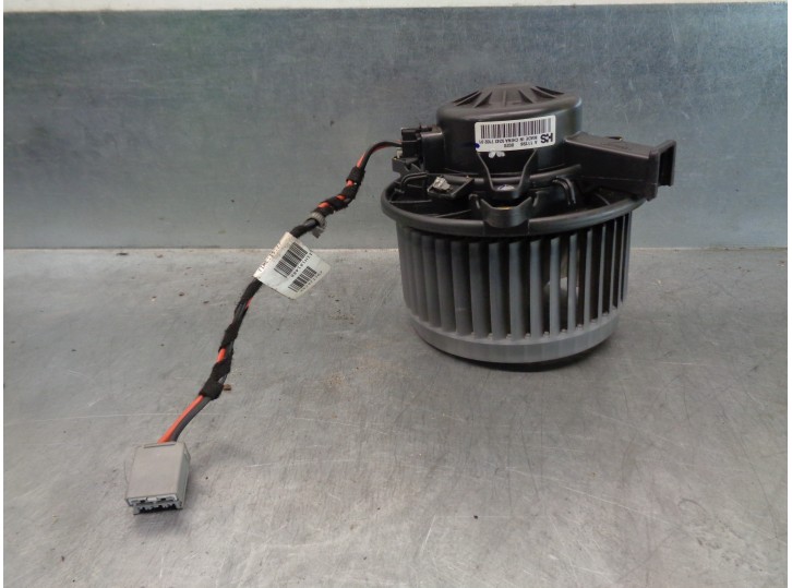 Recambio de motor calefaccion para chevrolet cruze 1.8 cat referencia OEM IAM 52427102  