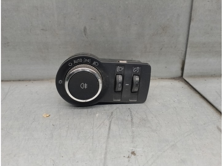 Recambio de mando luces salpicadero para opel insignia berlina 2.0 cdti cat referencia OEM IAM 13263704 GM