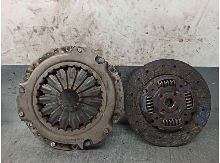 Recambio de kit embrague para ssangyong musso 2.9 turbodiesel cat referencia OEM IAM 3010005200  