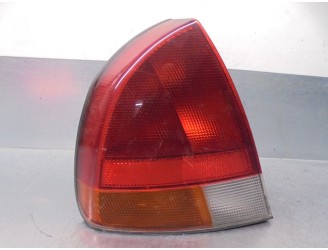 Recambio de piloto trasero izquierdo para mitsubishi carisma berina 5 (da0) 1.9 turbodiesel referencia OEM IAM MR179505 DE ALETA