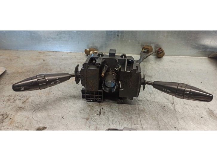 Recambio de mando luces para ssangyong musso 2.9 turbodiesel cat referencia OEM IAM 8590105200 66231M1000 