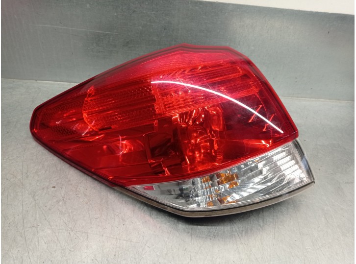 Recambio de piloto trasero izquierdo para subaru legacy kombi/outback b14 2.0 diesel cat referencia OEM IAM 84912AJ100 DE ALETA 