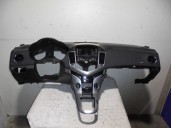 Recambio de salpicadero para chevrolet cruze 1.8 cat referencia OEM IAM NEGRO 