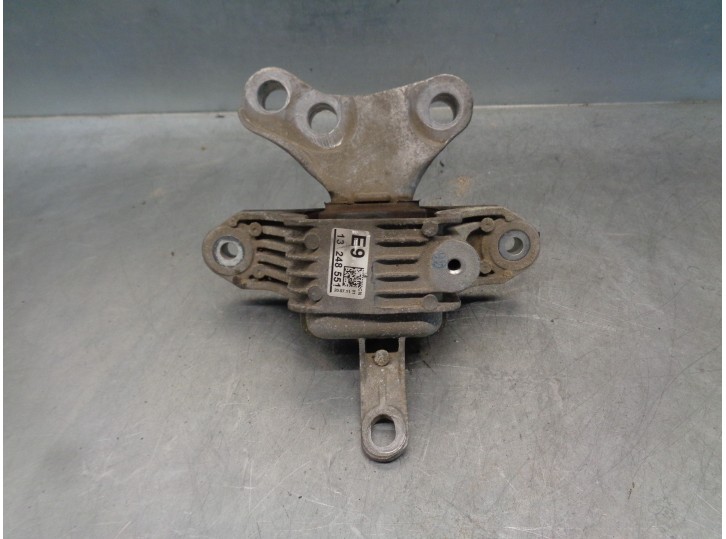 Replacement gearbox mount for Chevrolet Cruze 1.8 CAT OEM IAM reference 13248551 