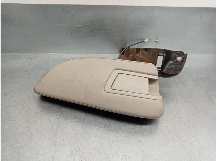 Recambio de apoyabrazos central para subaru legacy kombi/outback b14 2.0 diesel cat referencia OEM IAM 4271251  