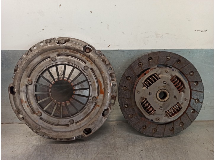 Recambio de kit embrague para smart coupe 1.0 cat referencia OEM IAM A4512500004 023082000721 SACHS