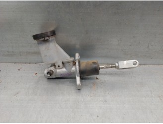 Replacement clutch slave cylinder for Nissan Terrano/Terrano II (R20) 2.7 turbodiesel OEM IAM reference 3061121U25 
