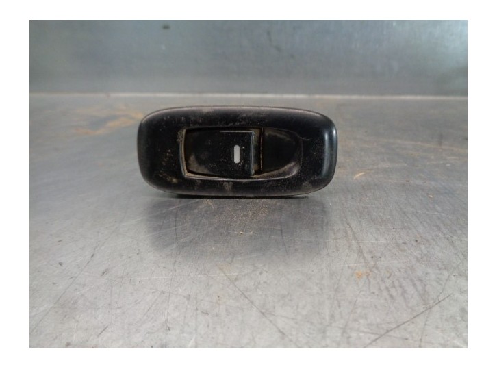 Recambio de mando elevalunas trasero izquierdo para » otros... mahindra gda 4w mahindra gda 4w (2006 - ...) referencia OEM IAM 