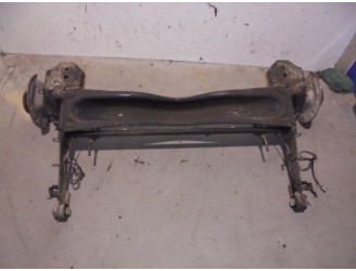 Recambio de puente trasero para citroën jumpy 1.6 16v hdi fap referencia OEM IAM PARA DISCOS 5 AGUJEROS PARTE SUPERIOR BURRA 27