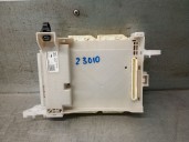 Recambio de caja reles / fusibles para toyota yaris (_p13_) 1.5 hybrid (nhp130_) referencia OEM IAM 8273052K40 