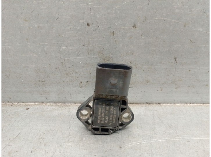 Replacement pressure sensor for Seat Leon (5F1) 1.2 TSI OEM IAM reference 03G906051E 0281002977 BOSCH