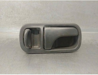 Replacement right front interior door handle for Nissan Terrano/Terrano II (R20) 2.7 turbodiesel OEM IAM reference 806700X001