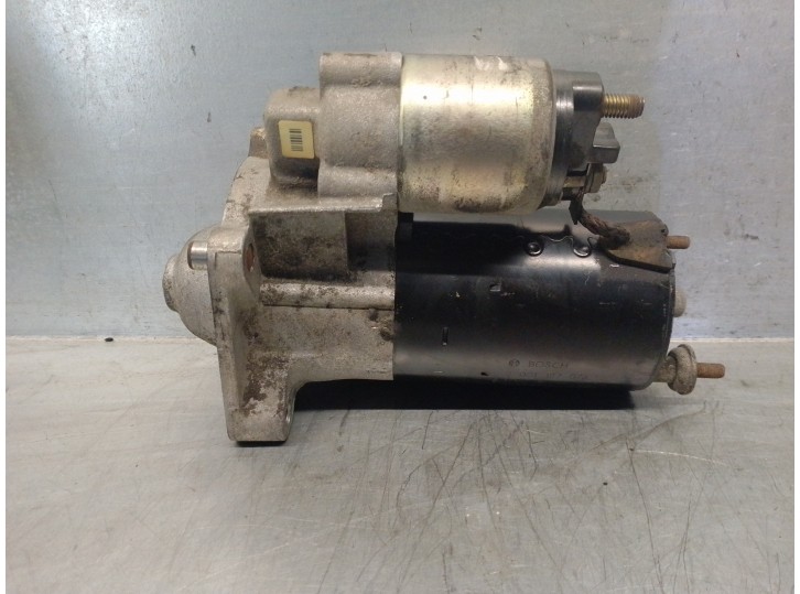 Replacement starter motor for Volvo S40 Berlina 2.0 Turbo CAT OEM IAM reference 0001107076 BOSCH