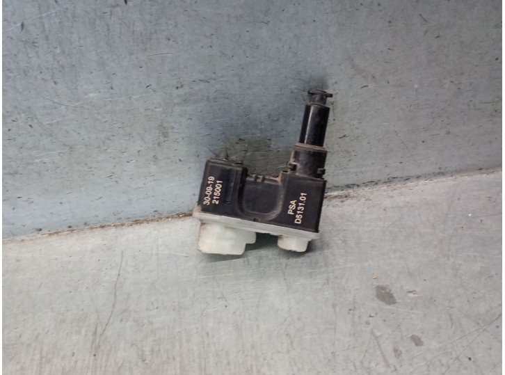 Recambio de motor tapa deposito combustible para opel corsa f (p2jo) 1.2 (68) referencia OEM IAM D513101 D513101 