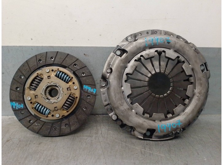 Recambio de kit embrague para nissan micra c+c (ck12e) referencia OEM IAM 30100ED800  VALEO