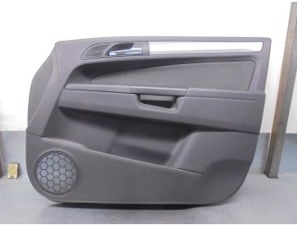 Recambio de guarnecido puerta delantera derecha para opel zafira b 1.9 cdti referencia OEM IAM 13164487  