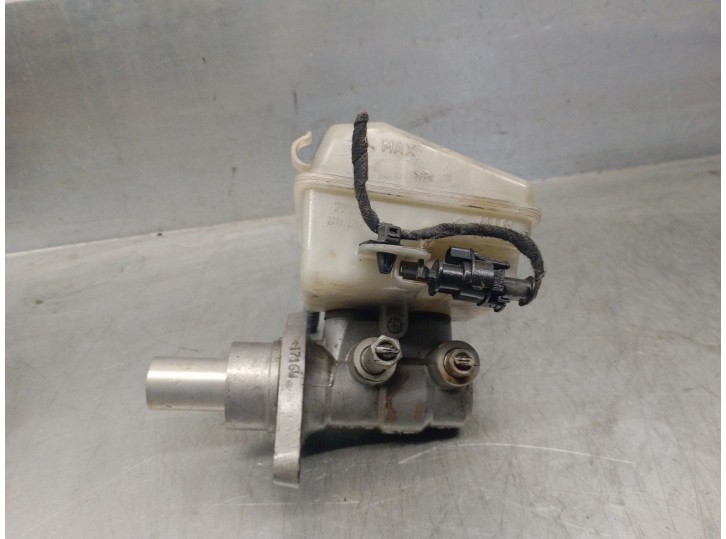 Recambio de bomba freno para opel zafira b 1.9 cdti referencia OEM IAM 32067271  TRW