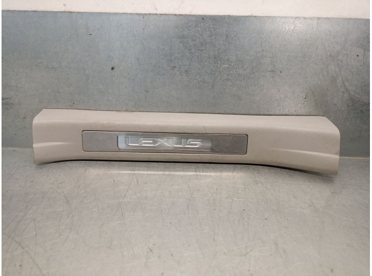 Recambio de molduras traseras para lexus rx (_u3_) 400h awd (mhu38_) referencia OEM IAM 6794048010A0 6794048010A0 