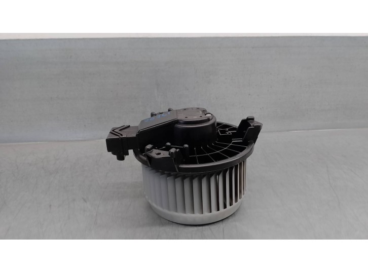 Recambio de motor calefaccion para toyota yaris 1.0 cat referencia OEM IAM 871030D101  