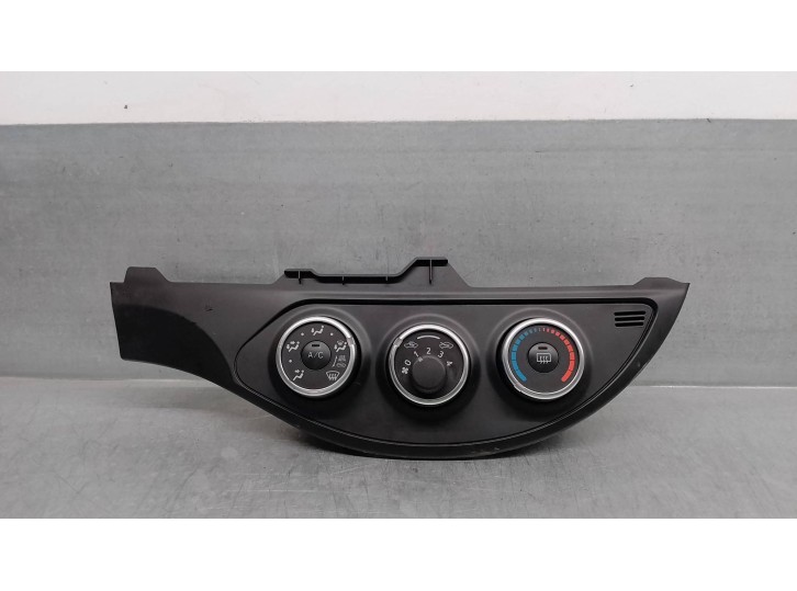 Recambio de mando calefaccion / aire acondicionado para toyota yaris 1.0 cat referencia OEM IAM 554060D390 