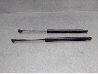 Recambio de amortiguadores maletero / porton para toyota yaris 1.0 cat referencia OEM IAM 689500W641  