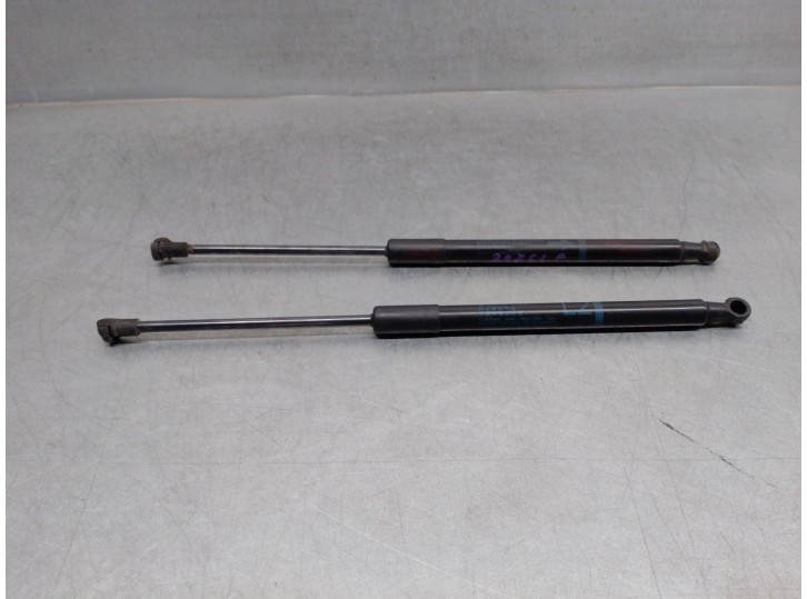Replacement trunk / tailgate struts for Toyota Yaris 1.0 CAT OEM IAM reference 689500W641 