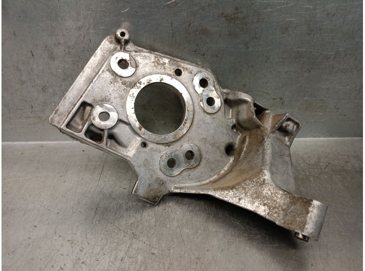 Recambio de soporte bomba inyeccion para ford b-max (jk) 1.6 tdci referencia OEM IAM 9684778280 1685829 