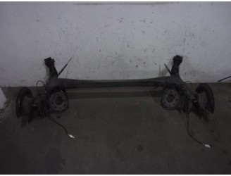 Recambio de puente trasero para toyota yaris 1.0 cat referencia OEM IAM 421100D520 PARA DISCOS 4 AGUJEROS BURRA 26