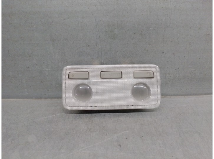 Recambio de luz interior para toyota yaris 1.0 cat referencia OEM IAM 812600D070 