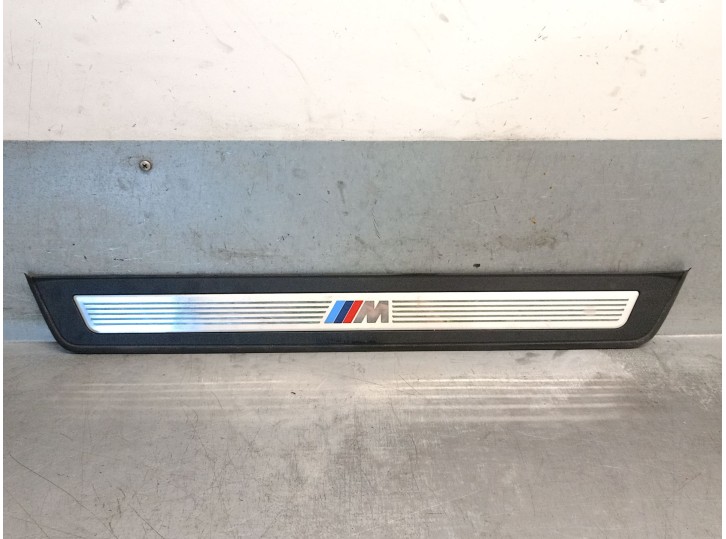 Recambio de molduras delanteras para bmw 5 (f10) 530 d referencia OEM IAM 51478050054 51478050054 