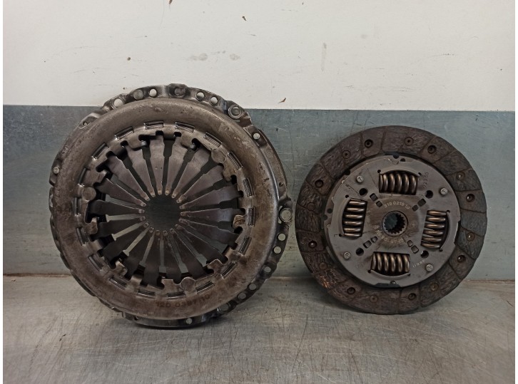 Replacement clutch kit for Citroën C2 1.4 HDi OEM IAM reference 2052E1 120038710 LUK