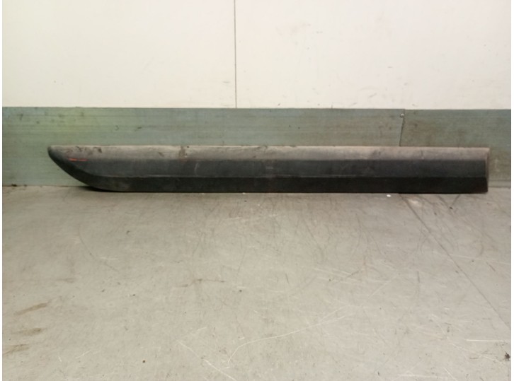 Recambio de molduras traseras para opel vivaro c furgoneta (k0) 1.5 referencia OEM IAM 9808749377 9808749377 