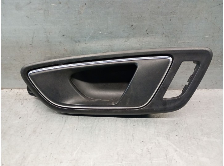 Replacement front left interior door handle for Seat Ateca (KH7, KHP) 1.4 TSI OEM IAM reference 5F1837113A 5F1837113A 
