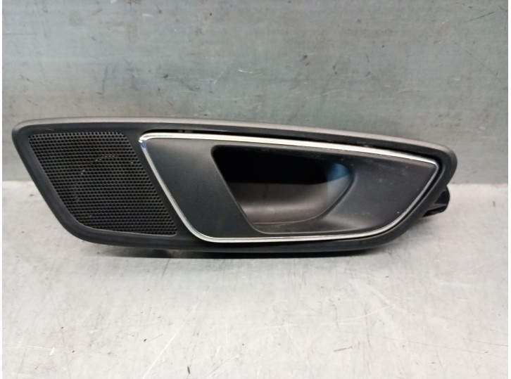 Replacement rear right interior door handle for Seat Ateca (KH7, KHP) 1.4 TSI OEM IAM reference 5F4839114B 5F4839114D 